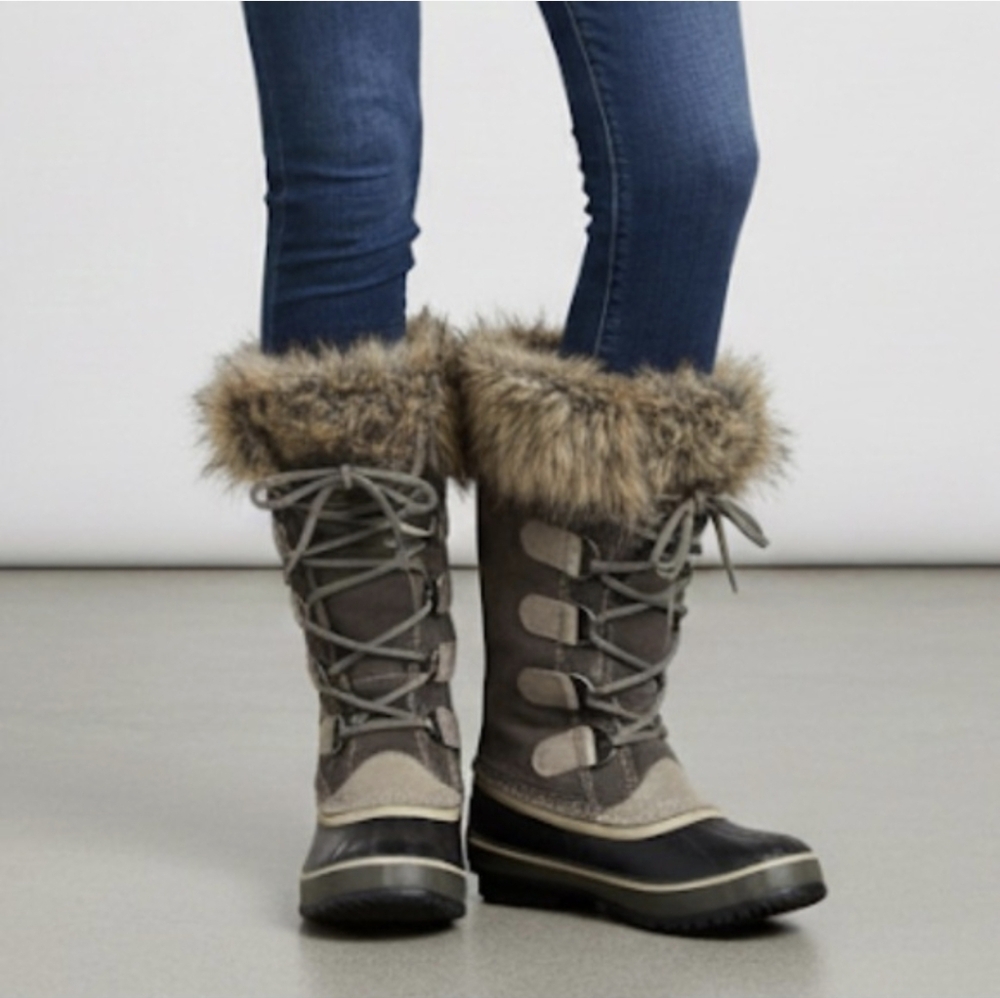 Joan Of Arctic Waterproof Suede Faux Fur Boots Size 8 Black Shale Grey EUC
